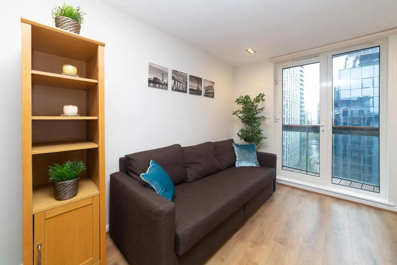 Royal Crossharbour Apartment Londra 0*,