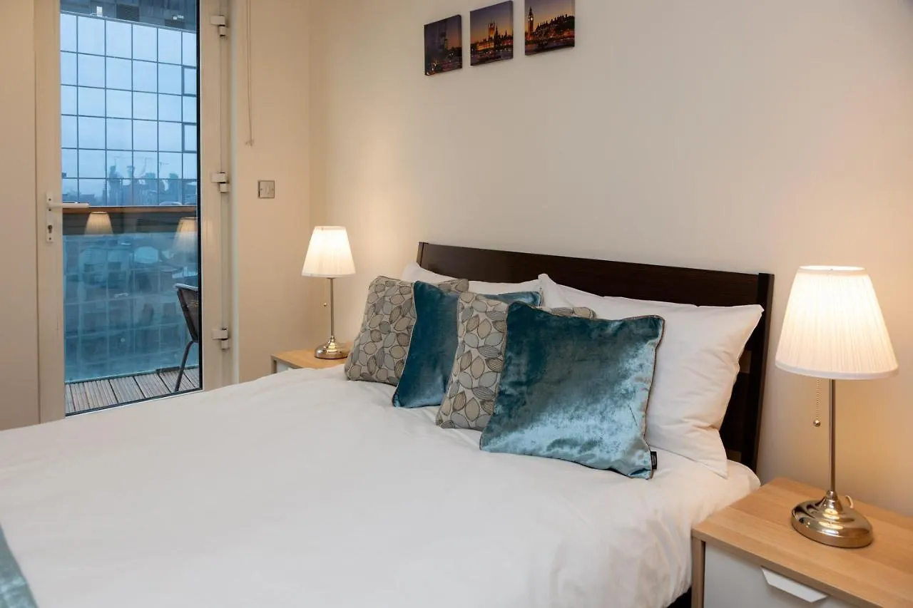 Royal Crossharbour Apartment Londra